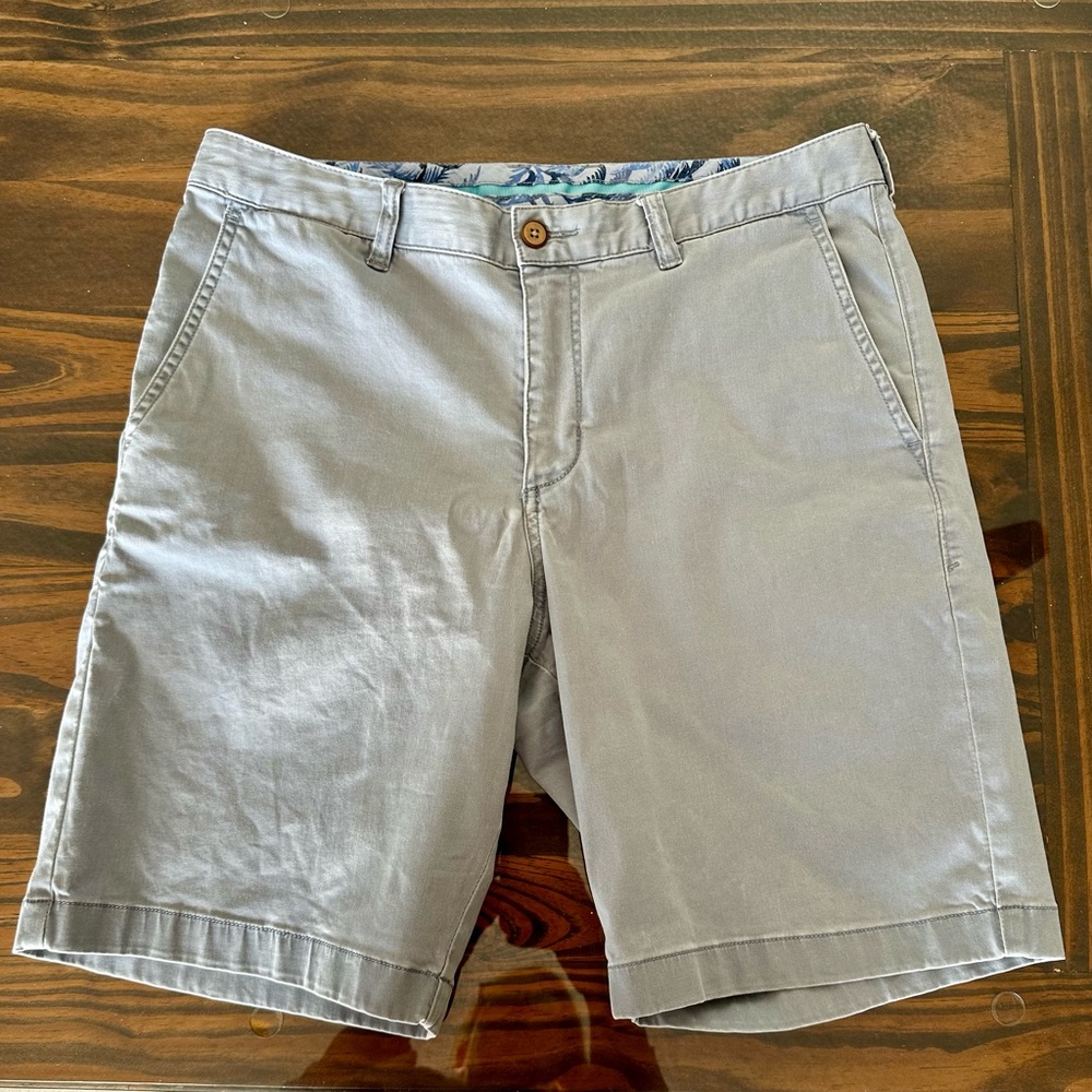 Tommy Bahama Men's Boracay® 10-Inch Chino Shorts Gray